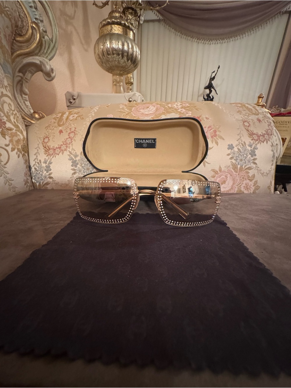 Vintage Chanel Gold 4105 Crystal Rimless Sunglasses
